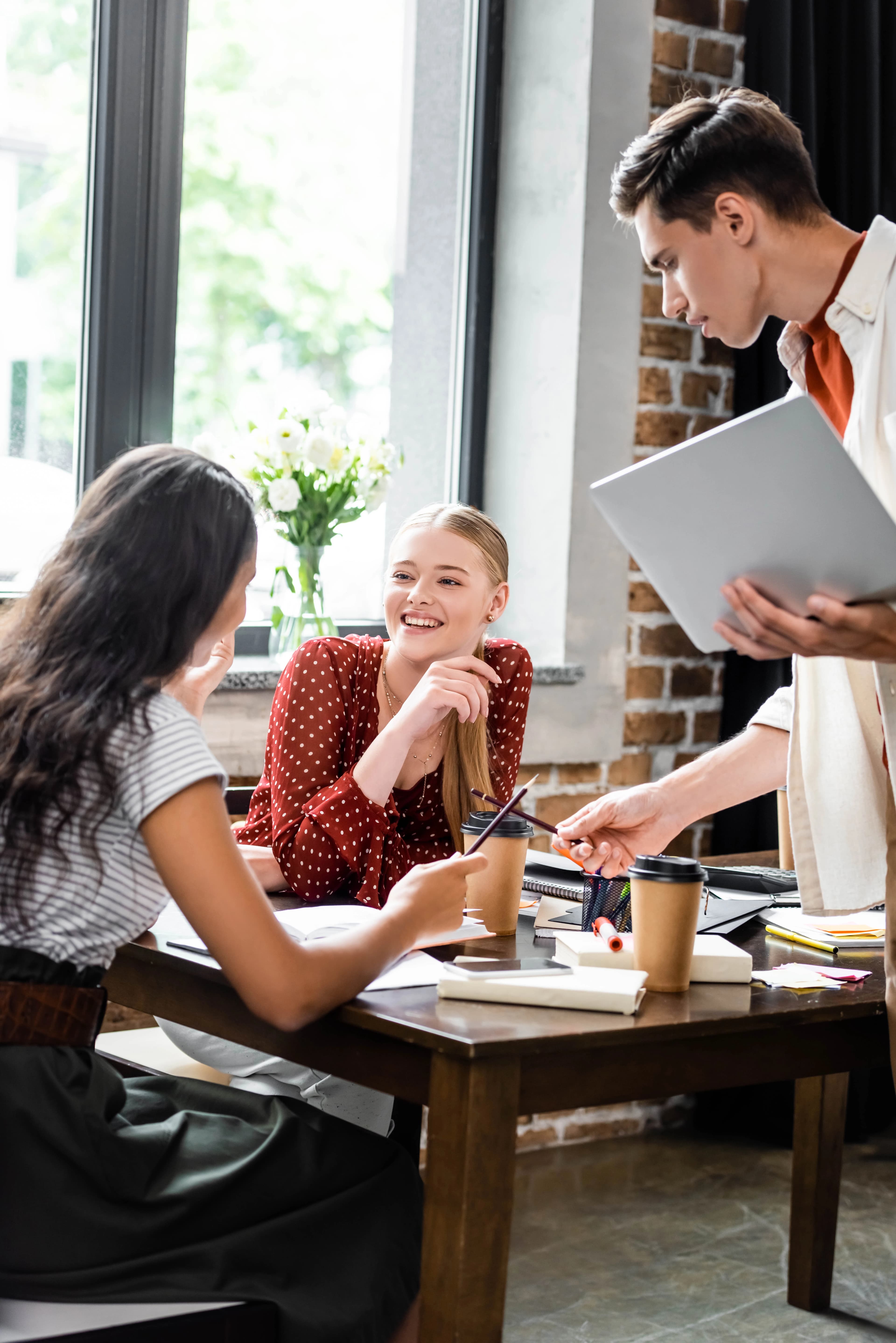 Manage your customers and cases with ease. Review, Follow up, Tasks, Documents, etc.